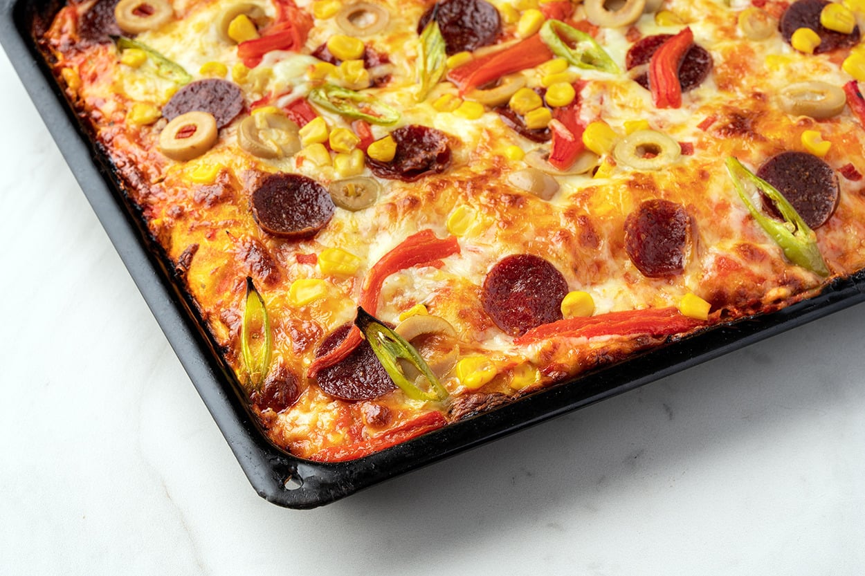 Tam Ölçülü: Anne Usulü Tepsi Pizzası