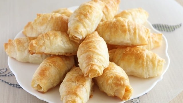 Az Malzemeli Çok Lezzetli: Patatesli Çıtır Börek