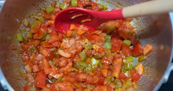 domatesli-pirinc-yemegi3