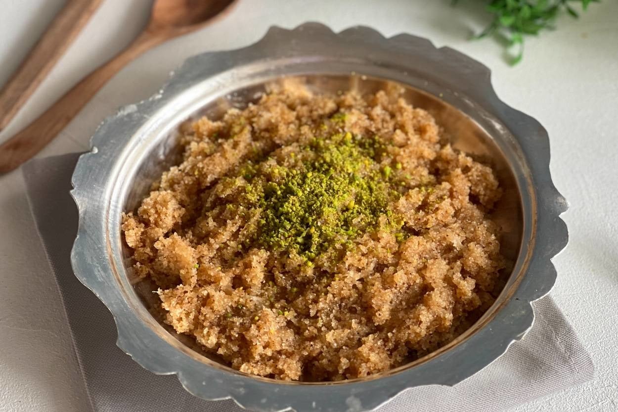 Tel Tel Olur: Peynirli İrmik Tatlısı