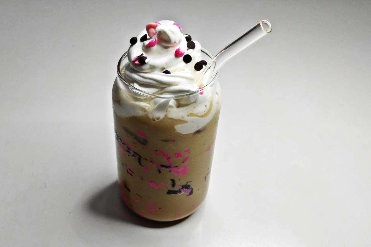 Serinletir: Iced White Chocolate Mocha