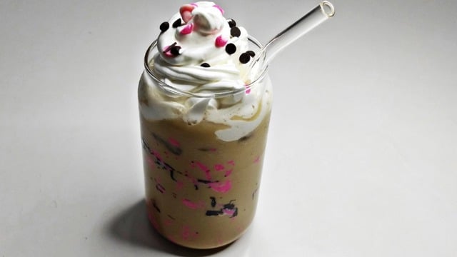 Serinletir: Iced White Chocolate Mocha