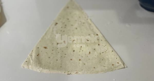 ucgen-yufkadan-borek1