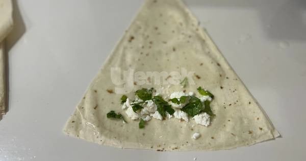 ucgen-yufkadan-borek2