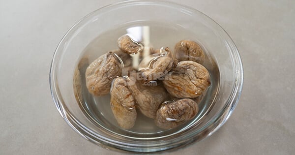 sutlu-incir-tatlisi-asama1-yemekcom