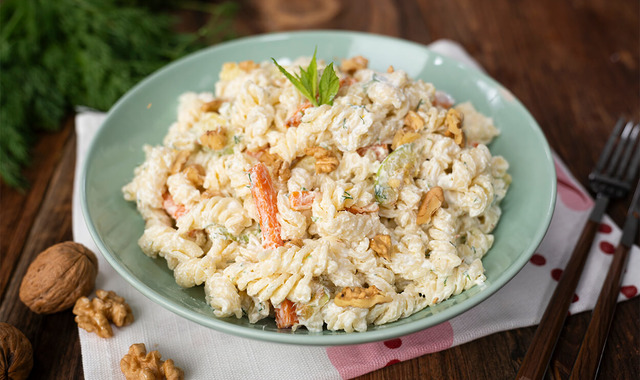 Doyurucu Lezzet: Sebzeli Makarna Salatası