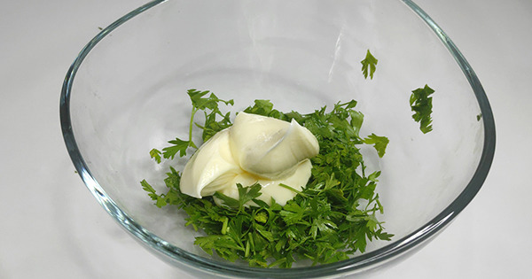 airfryerda-sarimsakli-ekmek-asama2