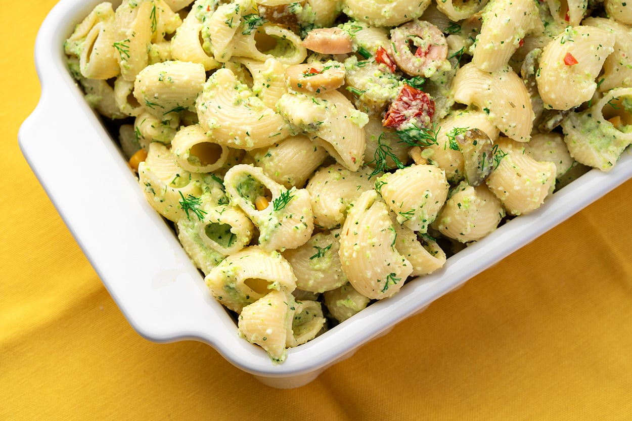 Hafif Lezzet: Kabak Pestolu Makarna Salatası