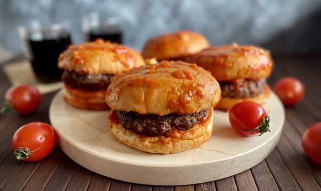 Orijinal Tarifiyle: Büfe Usulü Islak Hamburger