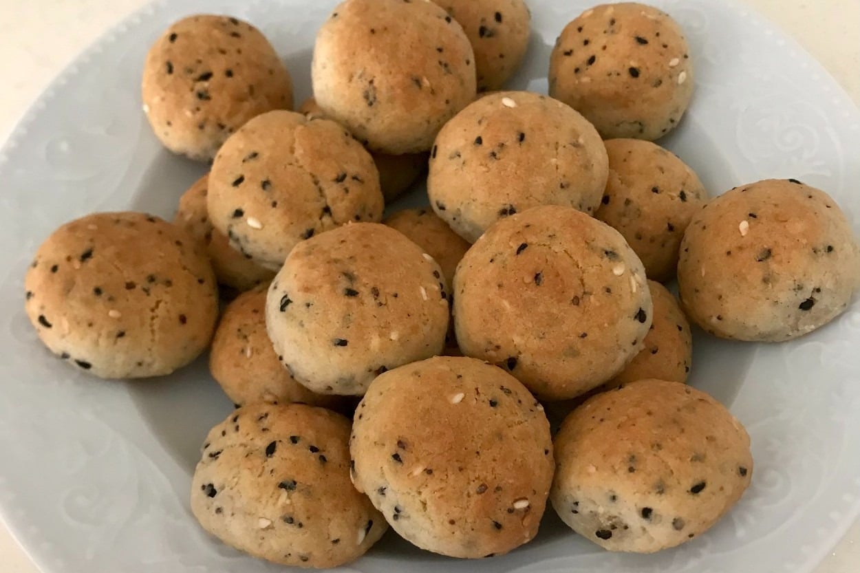 Sağlıklı Atıştırmalık: Tuzlu Chia Tohumlu Kurabiye