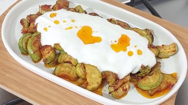 Bağımlılık Yapar: Yoğurtlu Kavrulmuş Kabak Mezesi