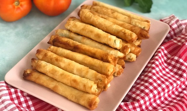 Yağ Çekmez: Peynirli Sigara Böreği