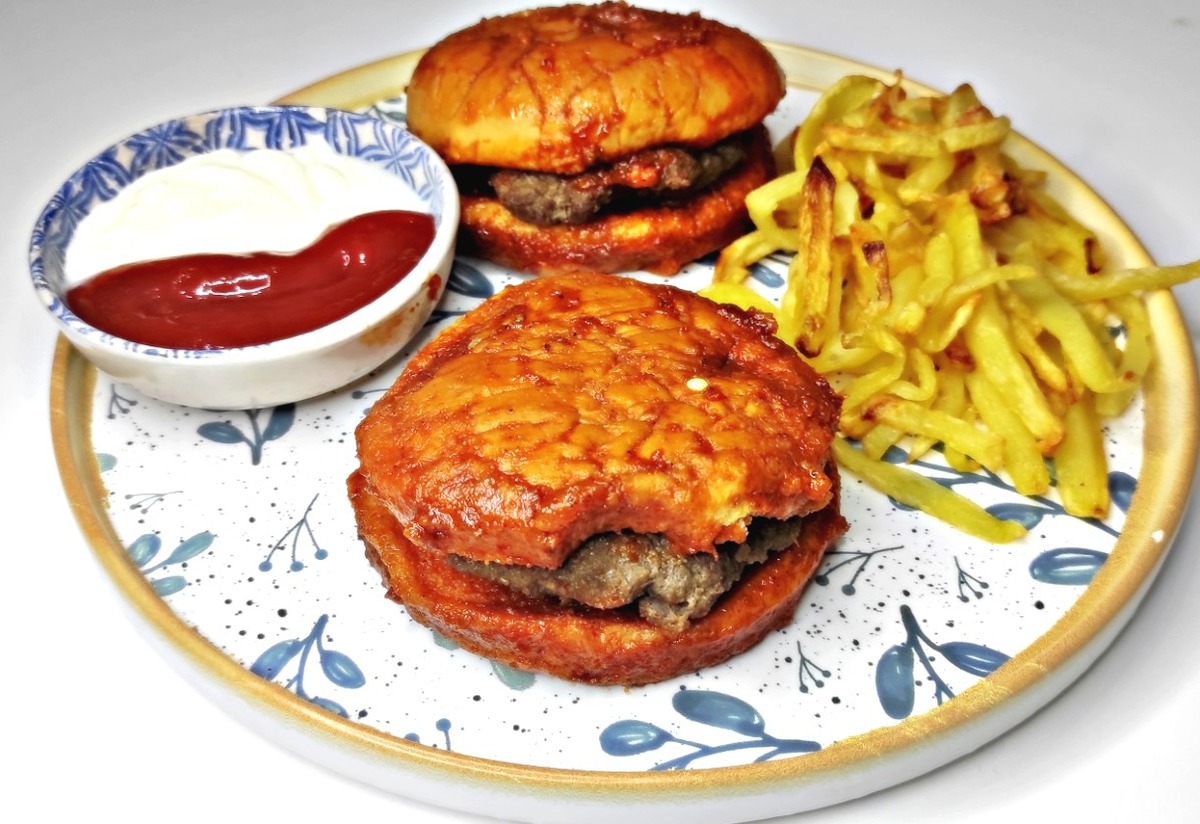 Bol Soslu: Pratik Islak Hamburger Tarifi