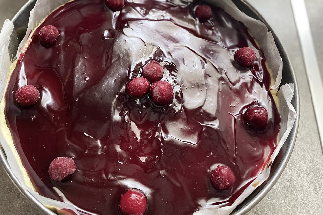 Rengi Harika: Vişneli Reçelden Cheesecake