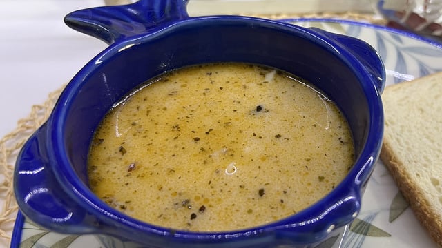 Doyurucu: Erişteli Nohutlu Çorba