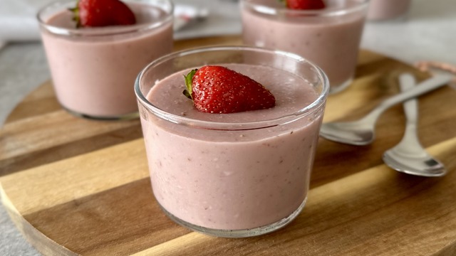 Az Malzemeyle: Çilekli Puding