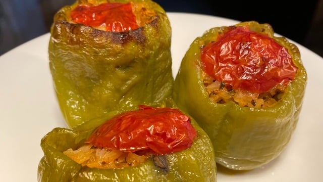 Tencereden Fırına: Zeytinyağlı Biber Dolması
