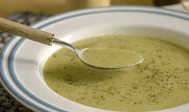 Sütsüz ve Kremasız: Brokoli Çorbası