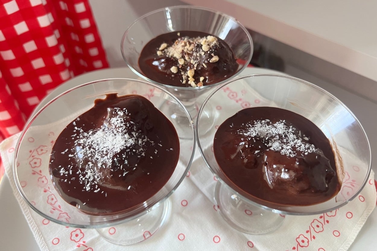 Porsiyonluk ve Kolay: Elmalı Yalancı Profiterol