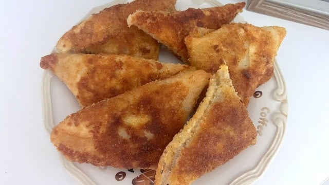 İçi Kıymalı: Üçgen Çıtır Börek