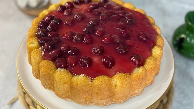 Pastadan Rol Çalar: Muhallebili Vişneli Kek