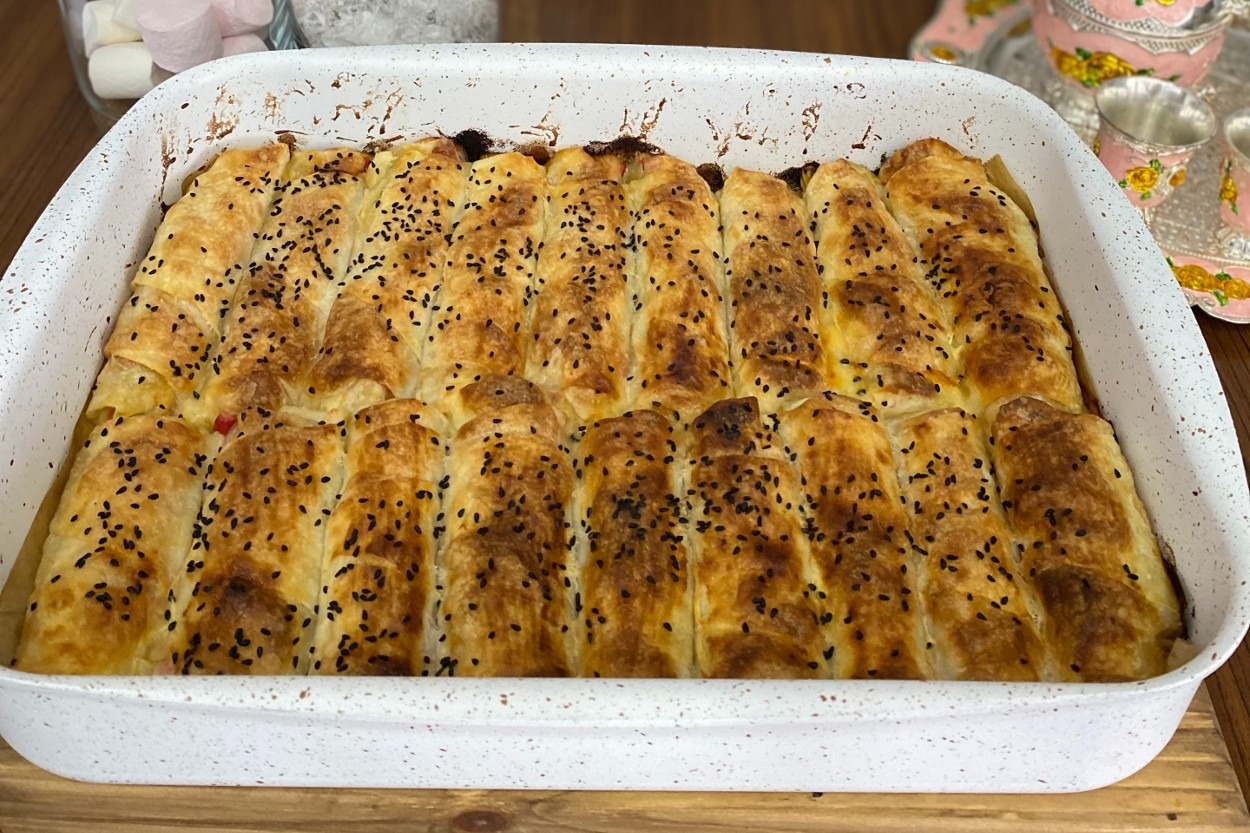 İçi Dopdolu: Sandviç Börek