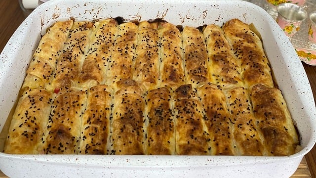 İçi Dopdolu: Sandviç Börek
