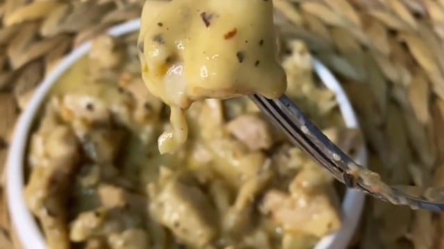 Bol Soslu: Kekikli Tavuk