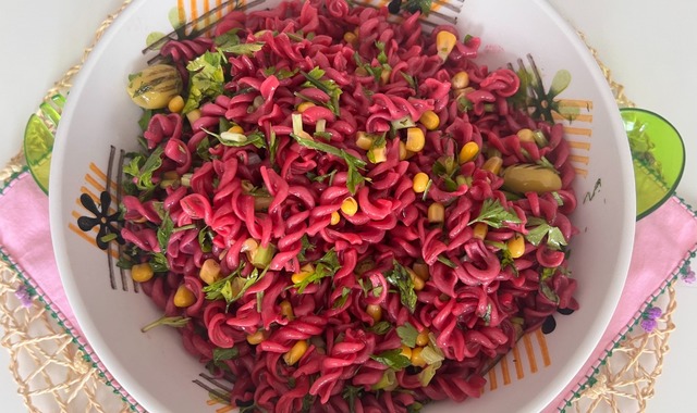 Daha Lezzetli: Şalgamlı Makarna Salatası