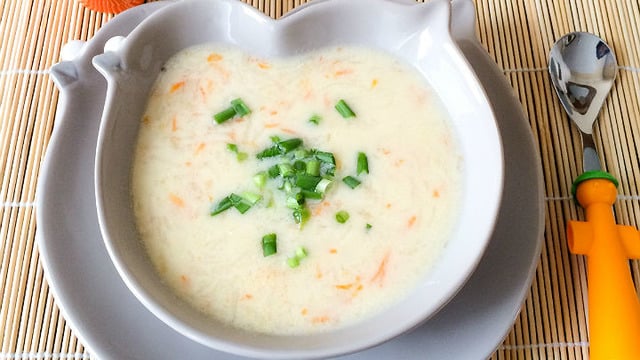 Minik Gurmelere: Yer Elmalı Yoğurt Çorbası (+8 Ay)