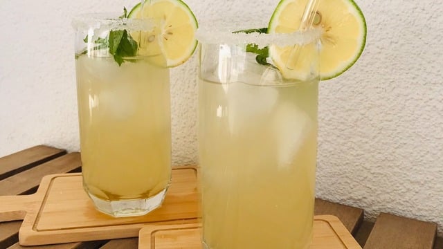 4 Malzemeyle: Naneli Limonata