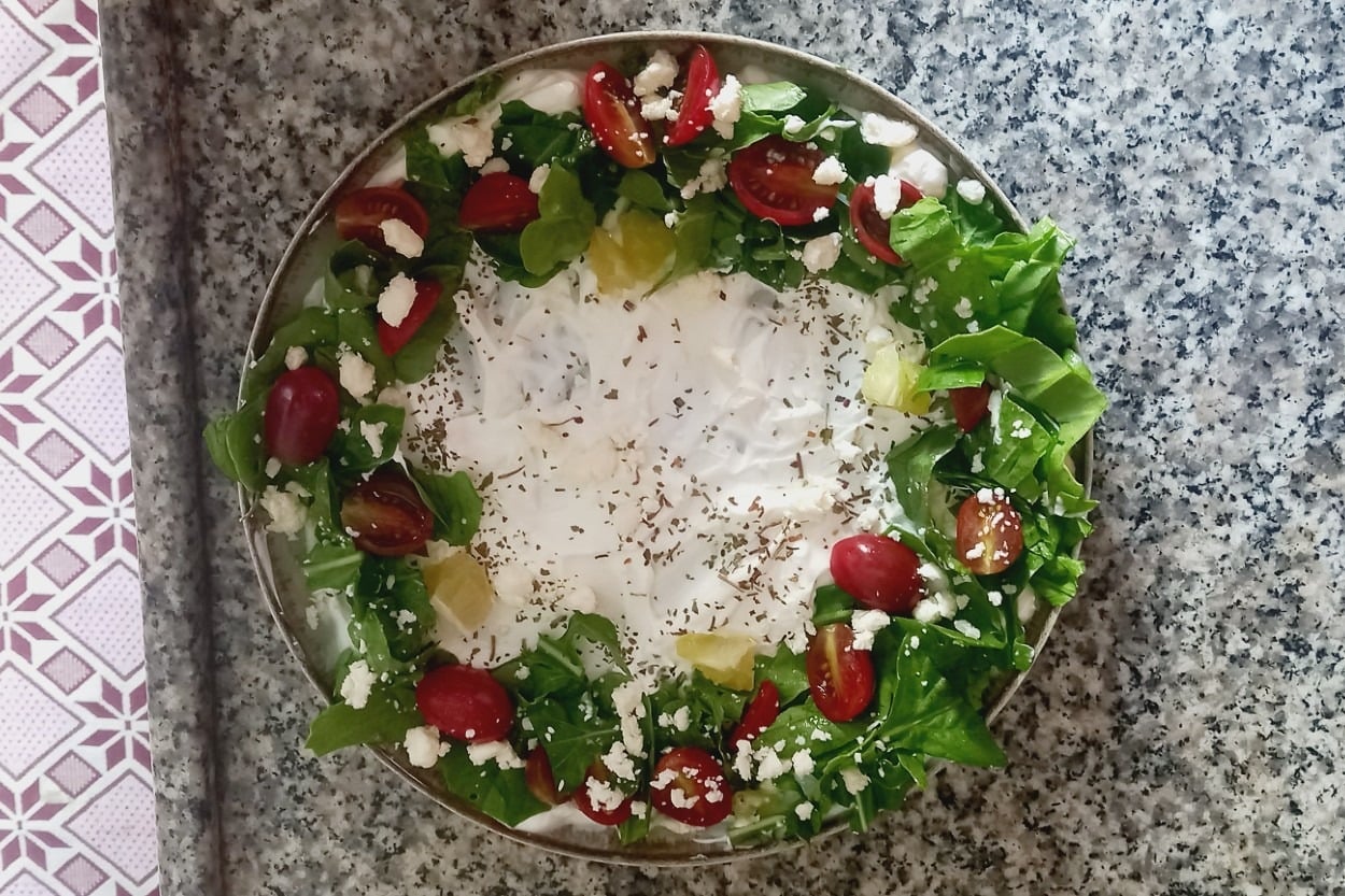 Farklı Sunumuyla: Peynirli Semizotu Salata