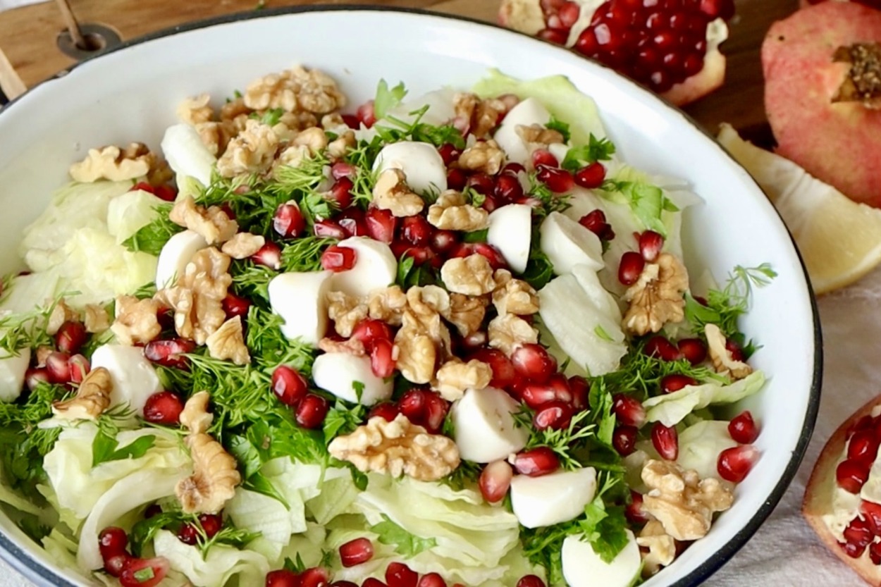 Bol Ekşili: Narlı Salata