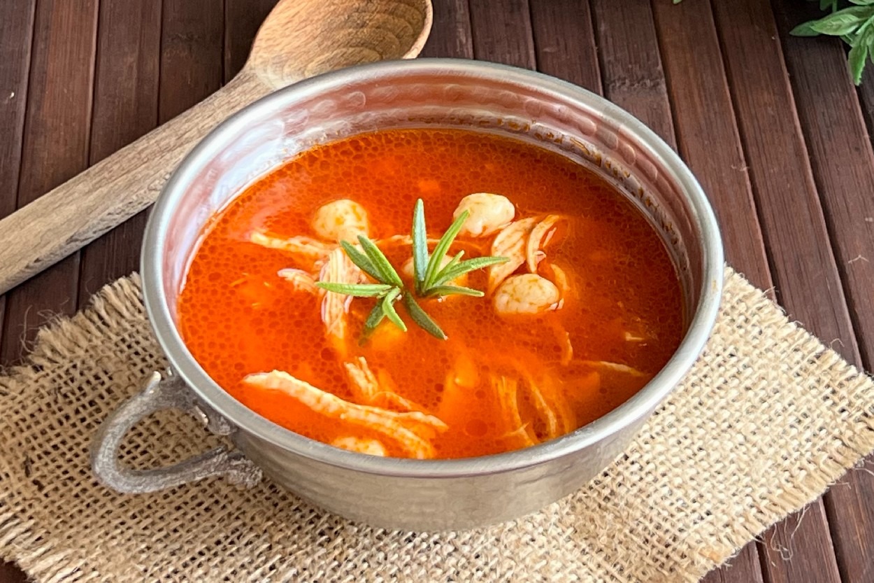 Tavukla Yapılır: Haluçka Çorbası 
