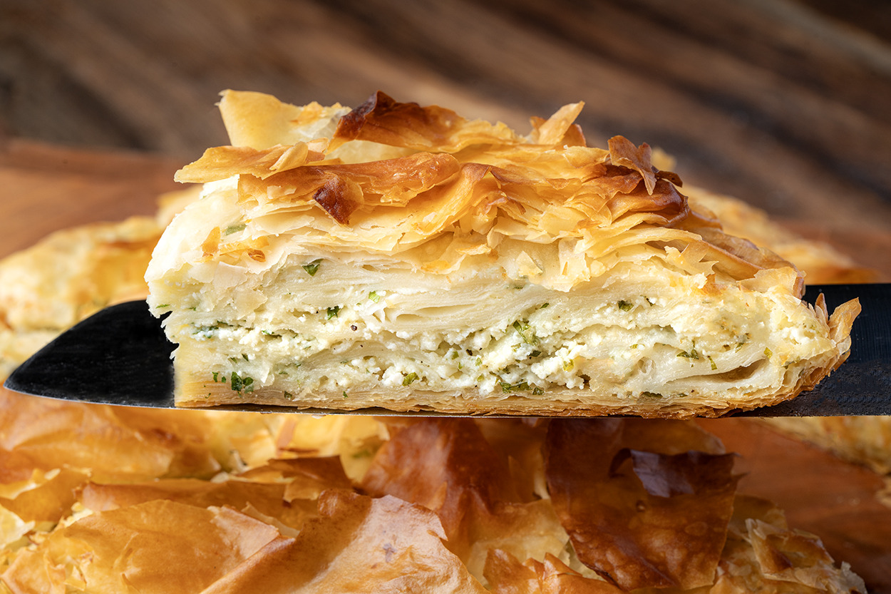 Adana Böreği Tadında: 2 Çeşit Yufkadan Börek