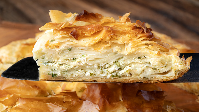 Adana Böreği Tadında: 2 Çeşit Yufkadan Börek