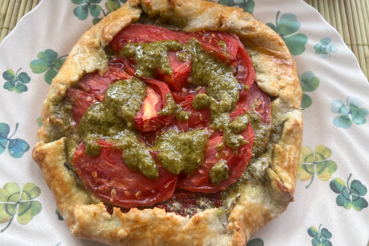 İçi Peynirli: Domatesli Galetta