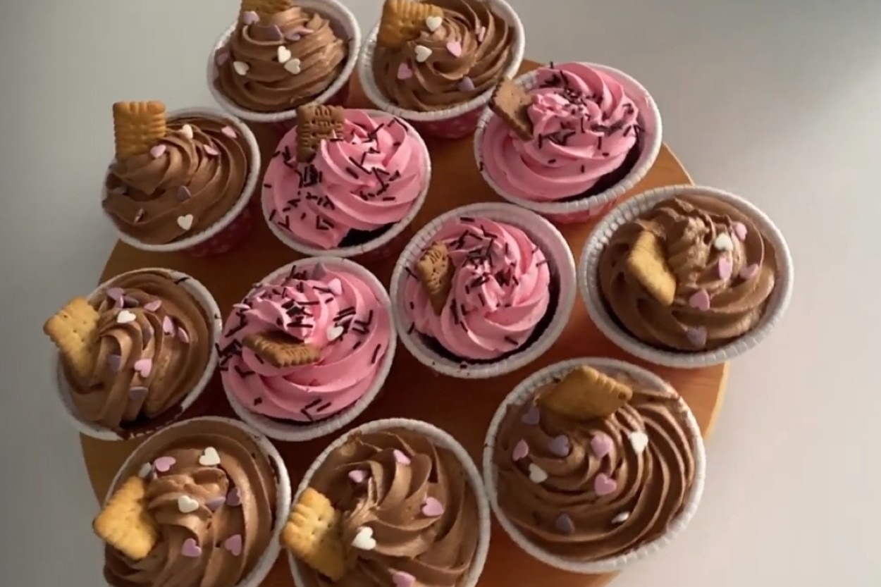 Lezzeti Katlandı: Muz Ganajlı Cupcake 