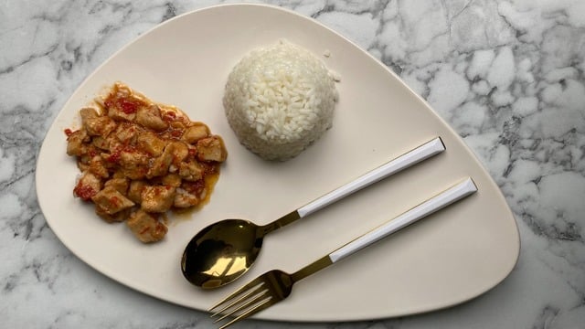 Yanına da Pilav: Soya Soslu Baharatlı Tavuk Sote