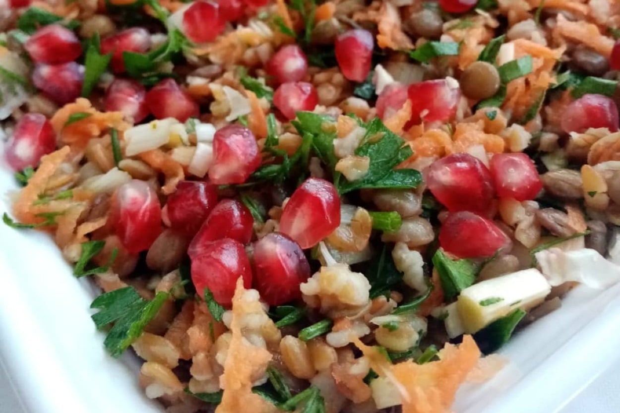 Protein Değeri Yüksek: Ekşili Salata