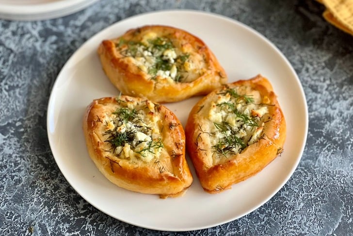 mayasiz-agzi-acik-pogaca-yemekcom