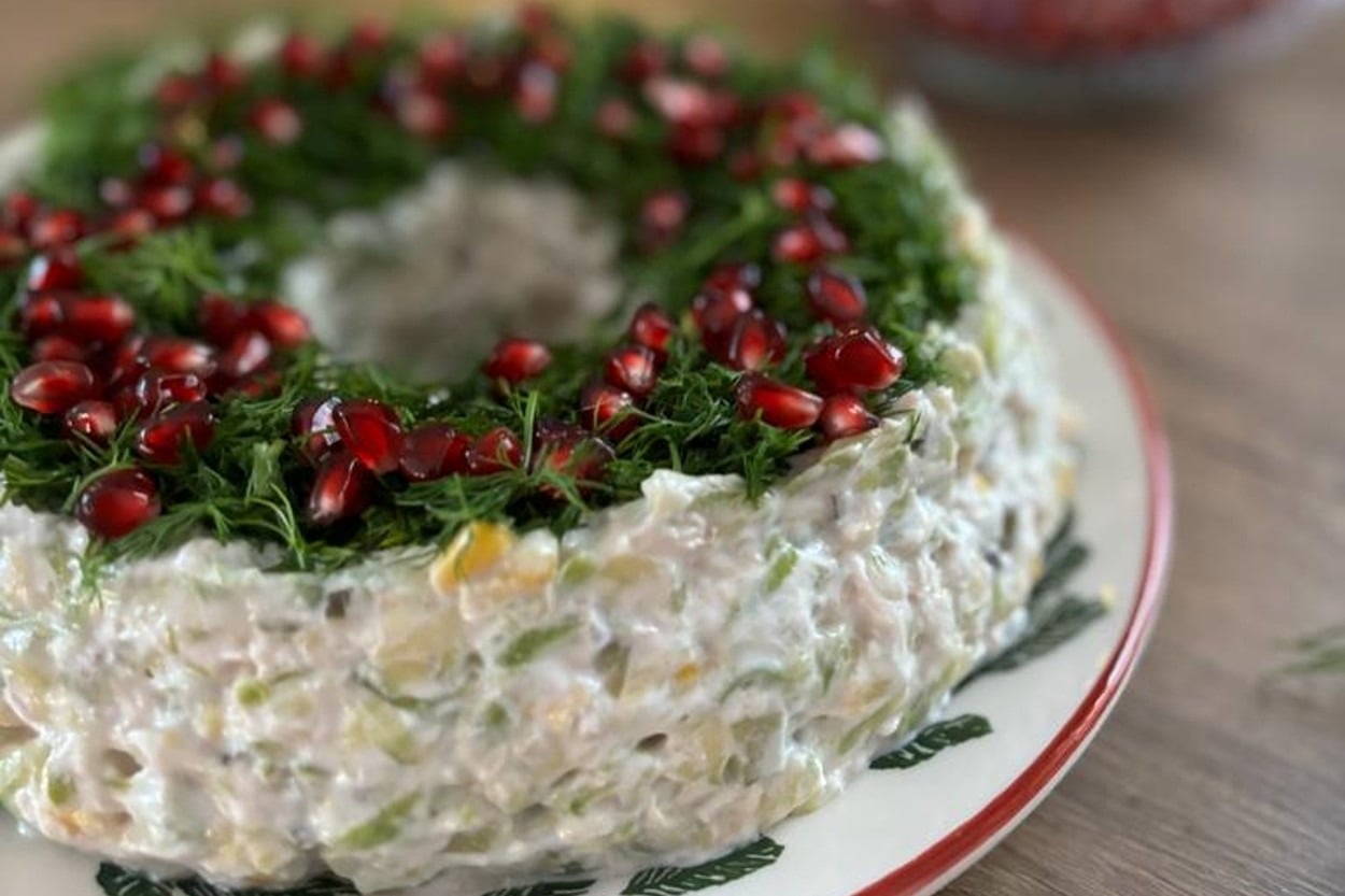 Yılbaşına Yakışır: Tavuklu Çelenk Salata