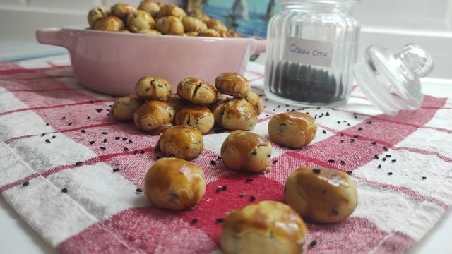 Lokmalık Lezzet: Çörek Otlu Misket Kurabiye