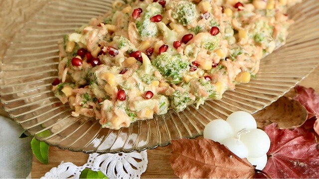 Kaşık Kaşık Yemelik: Havuçlu Brokoli Salatası