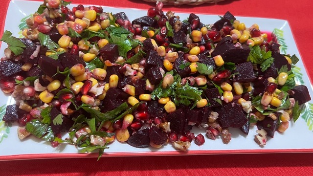 Kış Salatası: Narlı Pancar Salatası