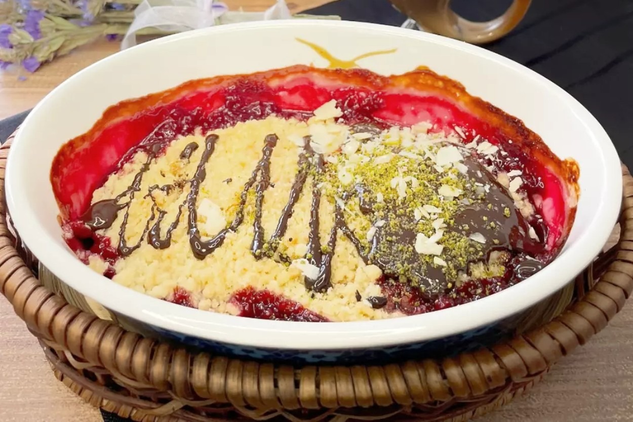 Kolay ve Lezzetli: Vişneli Crumble