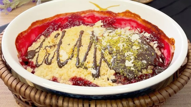 Kolay ve Lezzetli: Vişneli Crumble