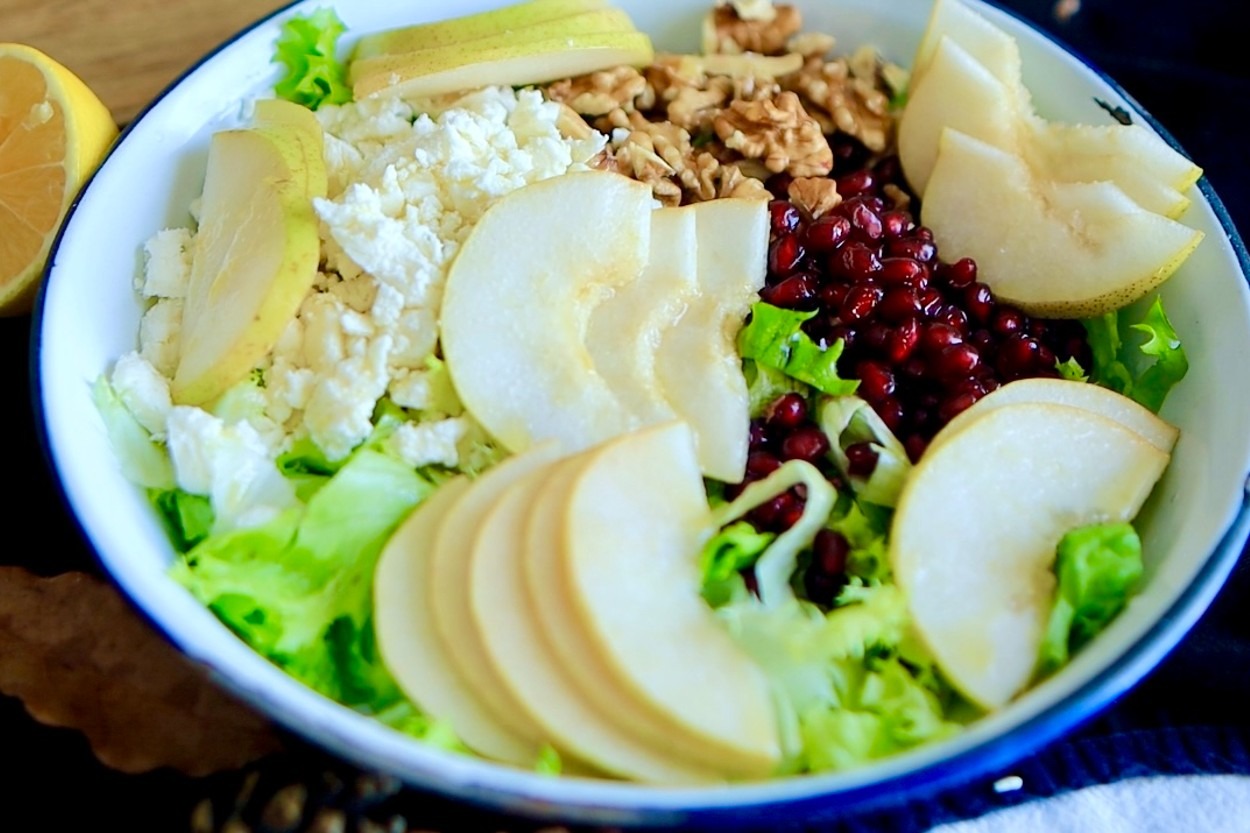 Narlı Cevizli: Armutlu Salata