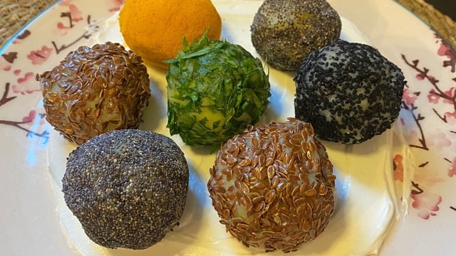 Pratik İkram: Renkli Patates Topları
