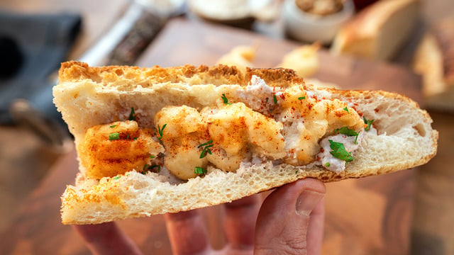 Ekmek Arası Yap: Midye Tavuk